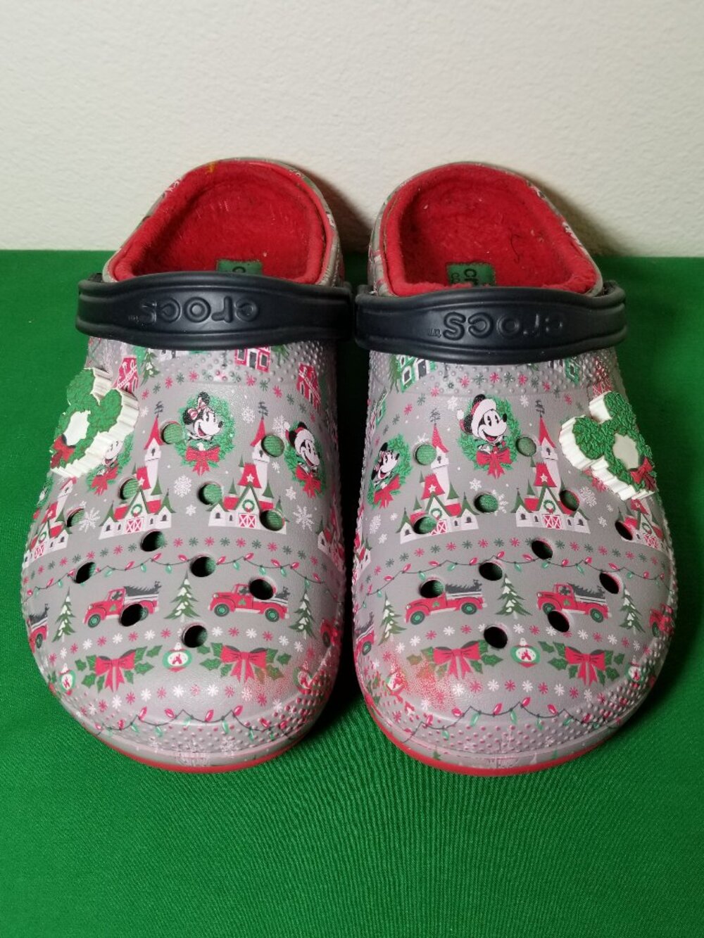 Disney Parks Disneyland 2019 Christmas Crocs Santa Mickey M9/W11 Mickey Minnie